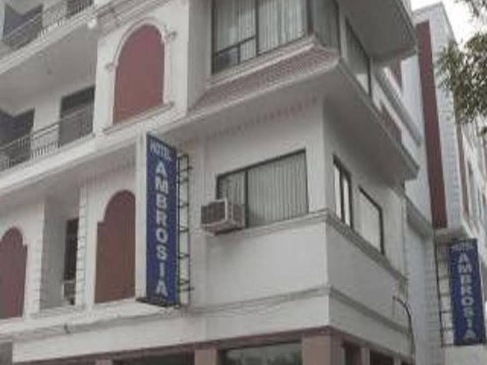 Airport Hotel Ambrosia Nowe Delhi Zewnętrze zdjęcie