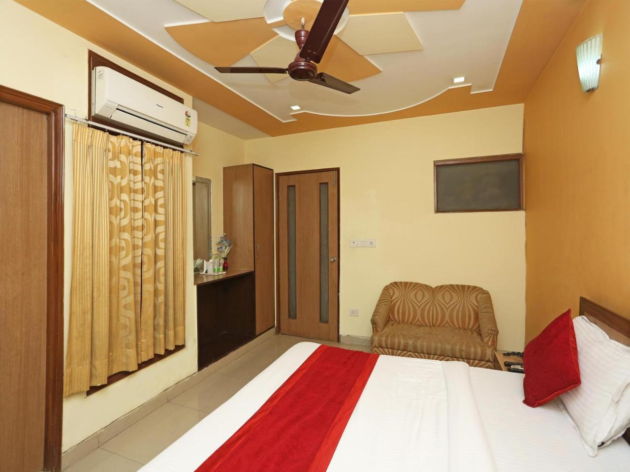 Airport Hotel Ambrosia Nowe Delhi Zewnętrze zdjęcie