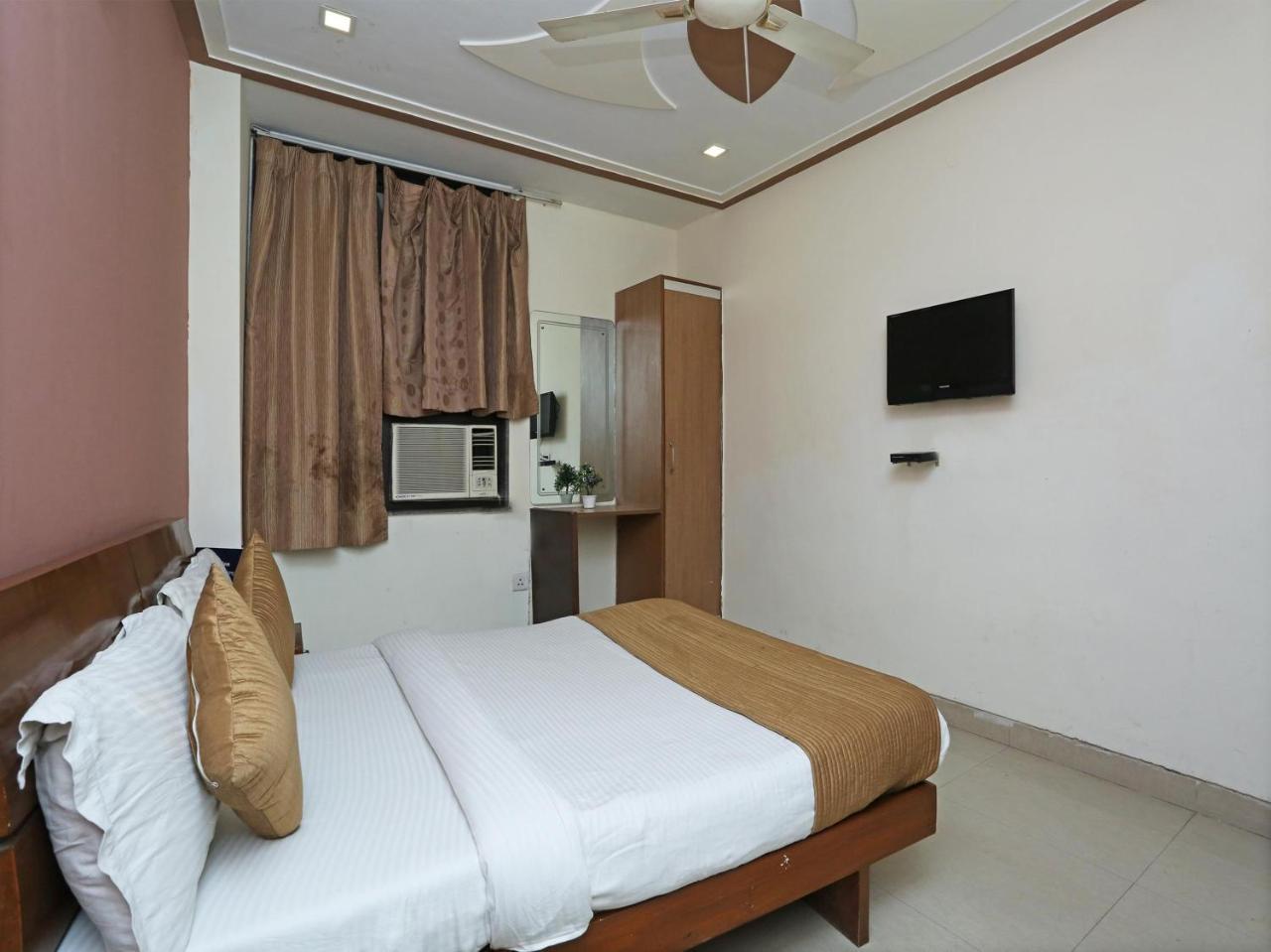 Airport Hotel Ambrosia Nowe Delhi Zewnętrze zdjęcie