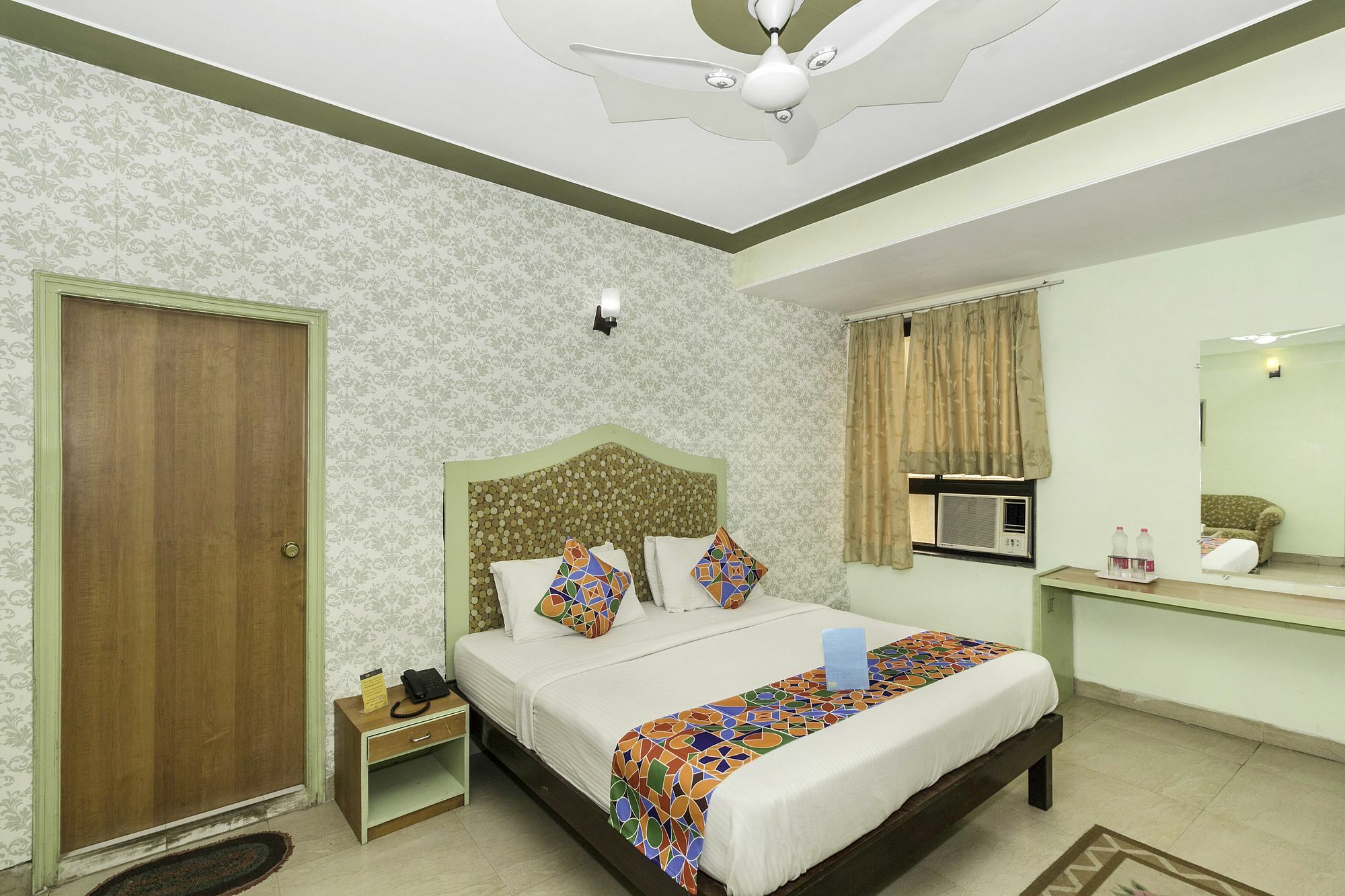 Airport Hotel Ambrosia Nowe Delhi Zewnętrze zdjęcie