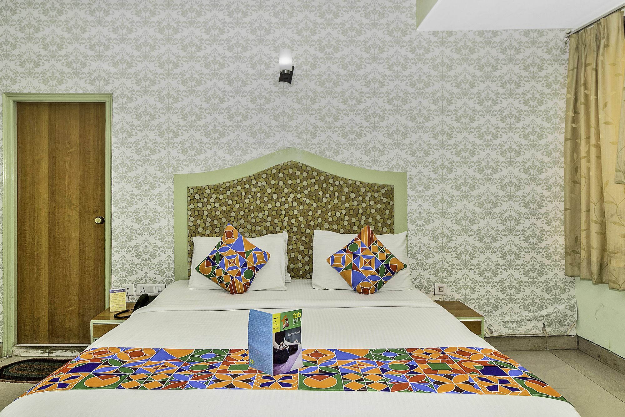 Airport Hotel Ambrosia Nowe Delhi Zewnętrze zdjęcie